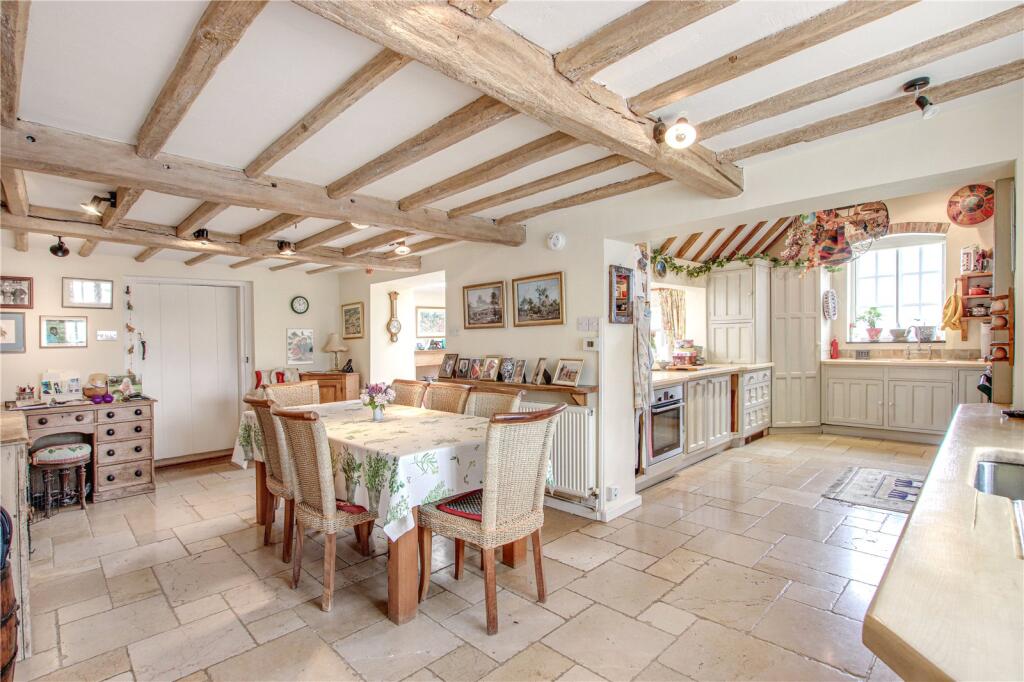 Kitchen/Breakfast Rm