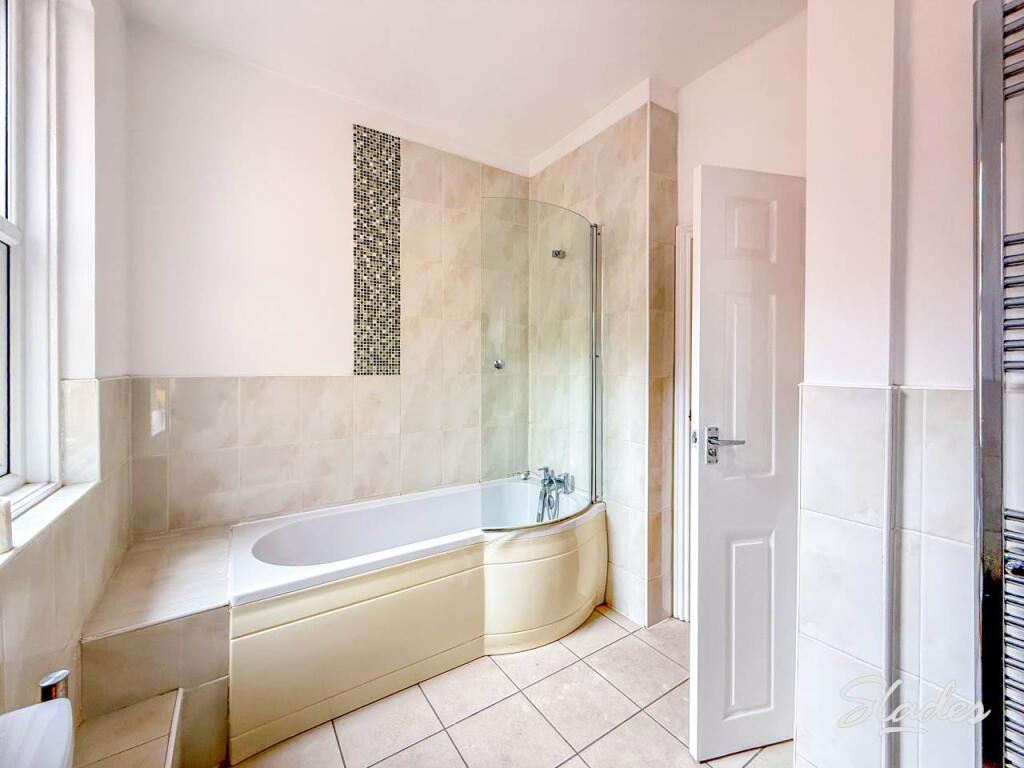 BATHROOM (2)