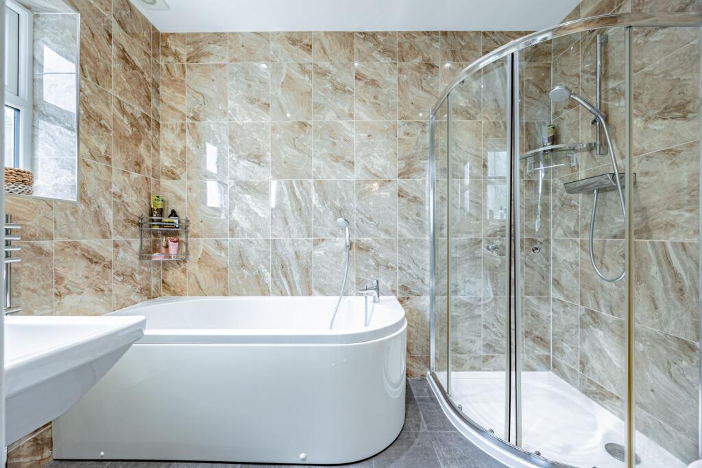 Bedroom Two En Suite