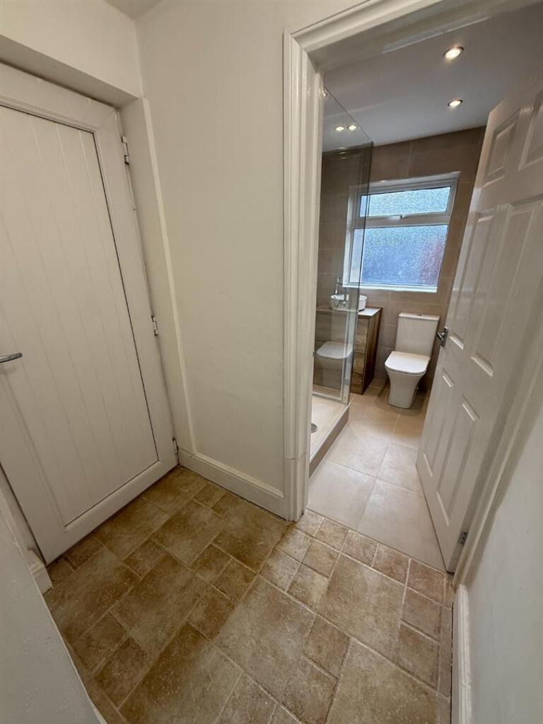 REAR HALLWAY