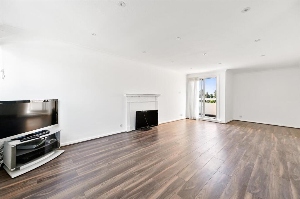 BCLR - Flat 19 Coniston Court - Reception B (1).jp
