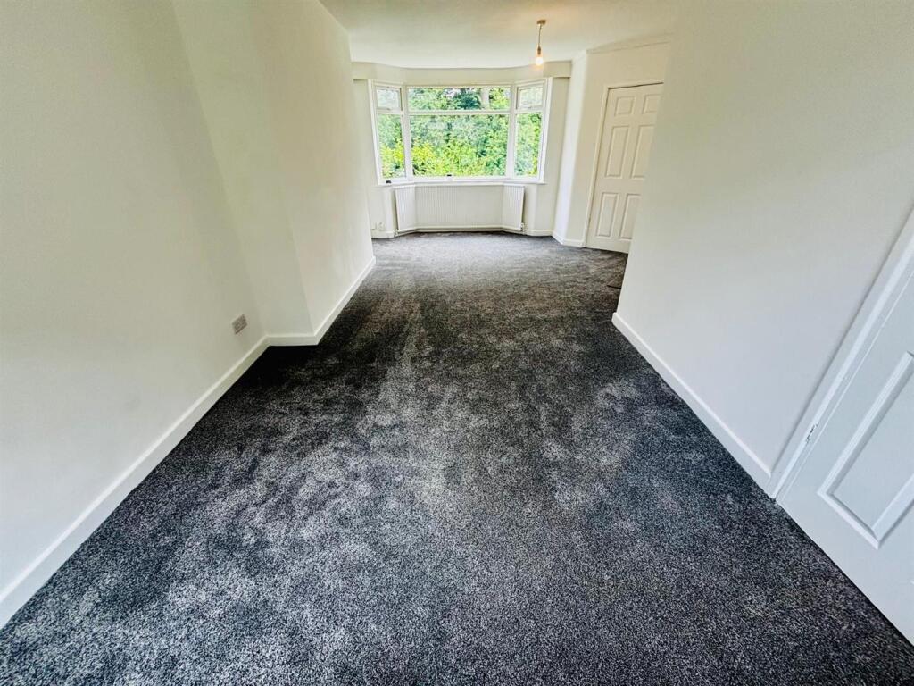 Living Room &amp; Dining Area: