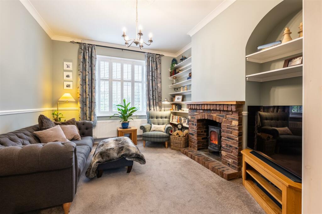 SITTING ROOM-1.jpg