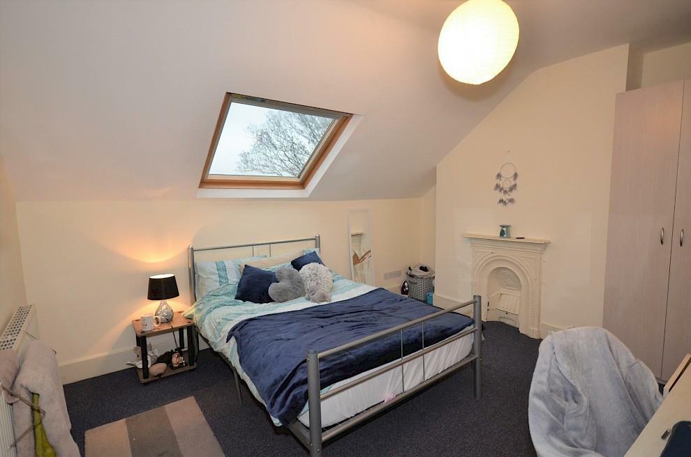 1_-47-broomgrove-rd-bedroom-7.990x0.jpg