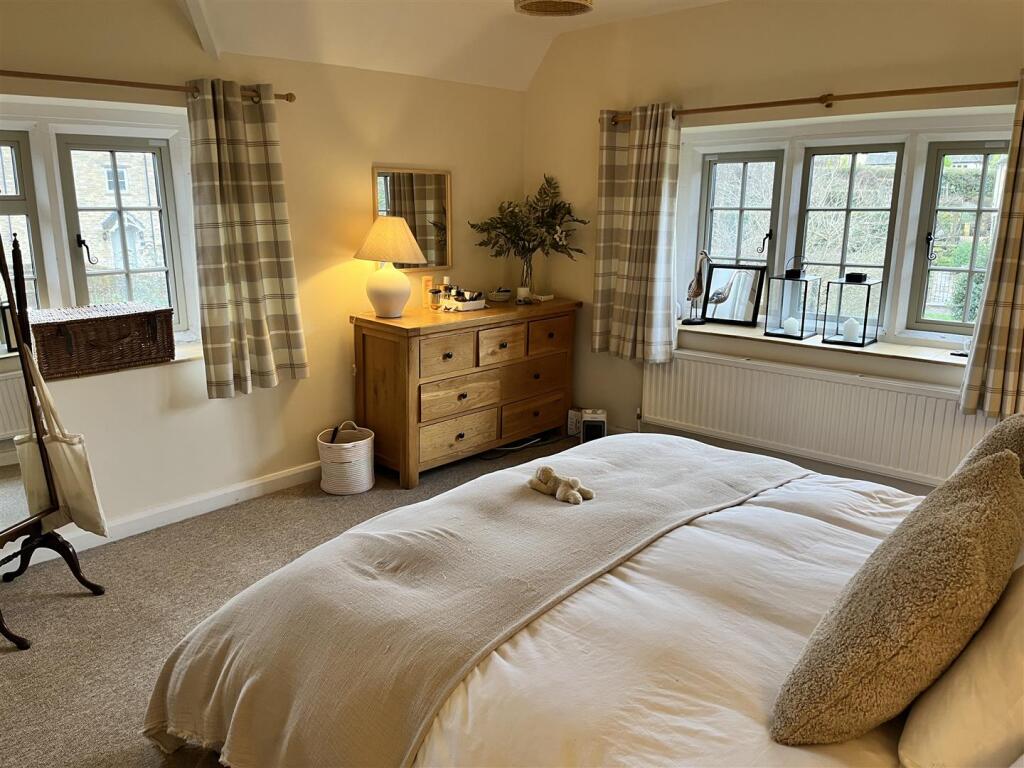 Bed 1 A.JPG