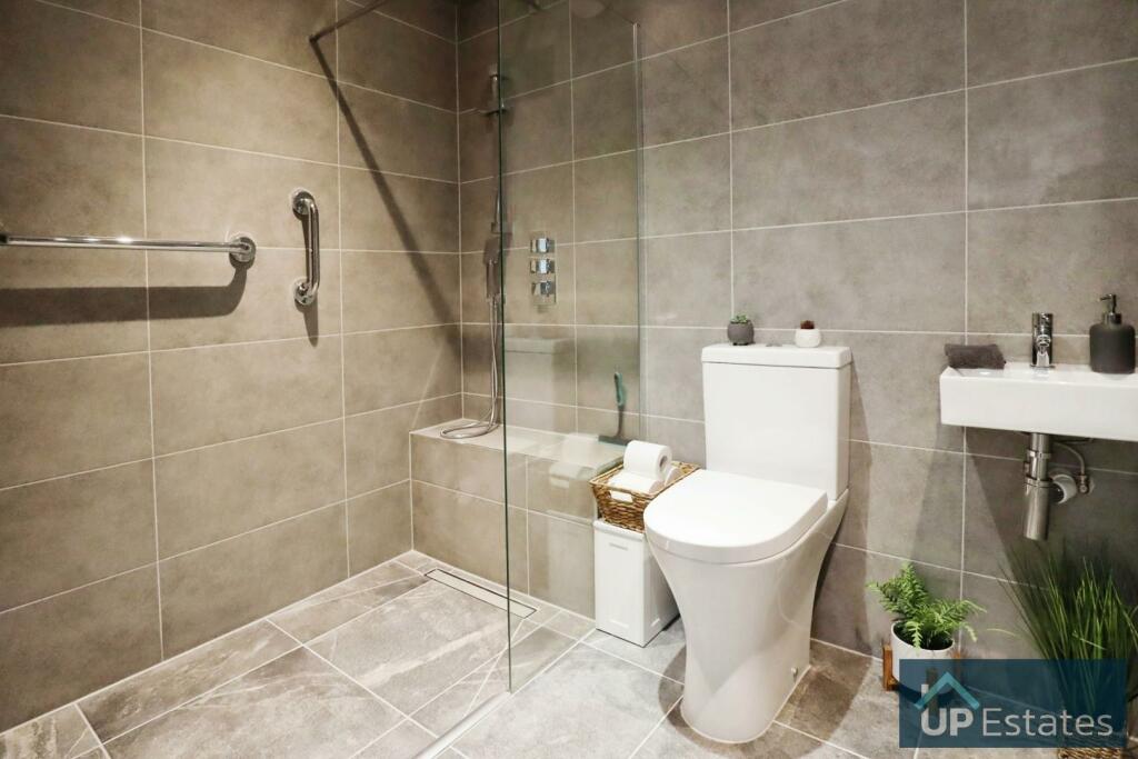 DOWNSTAIRS WETROOM