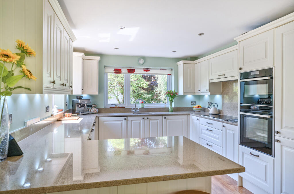 1294396-22-682619...