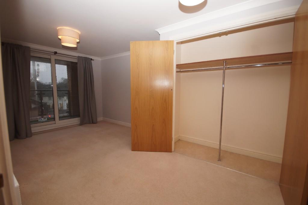 17 Lakelands Court