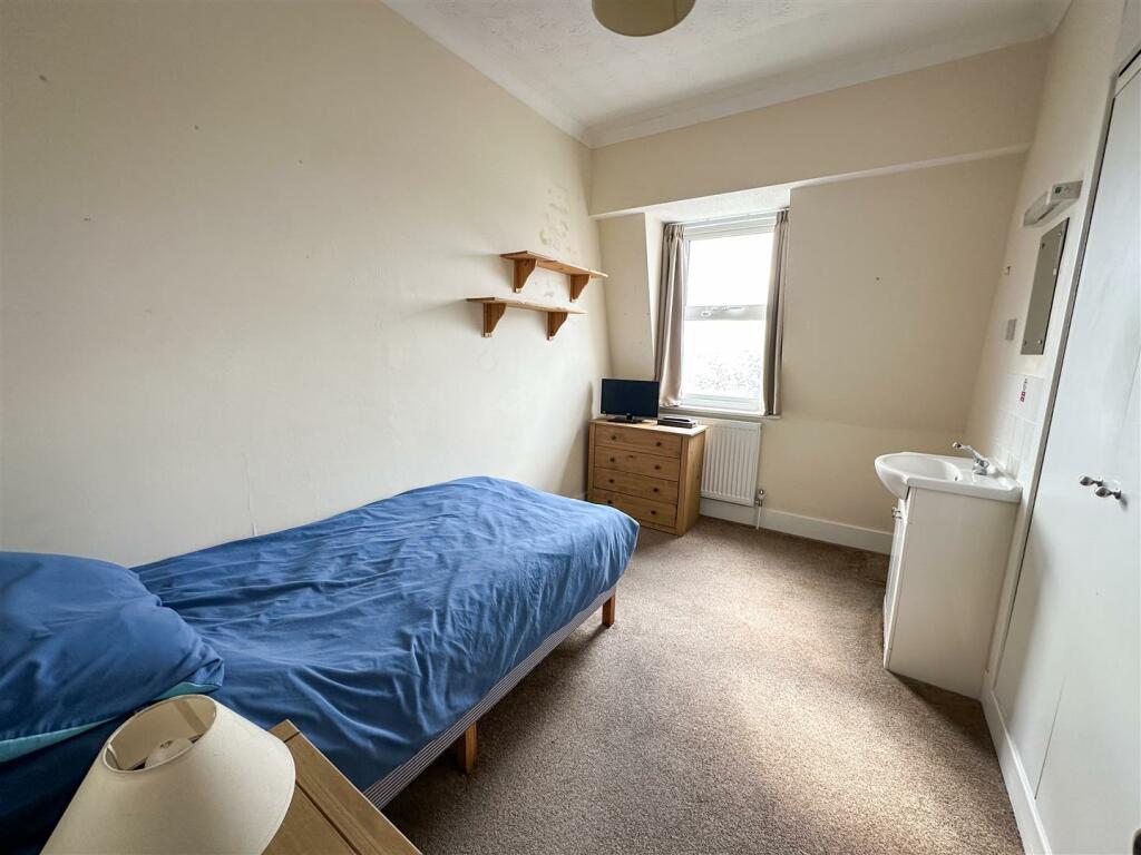 BEDROOM 20
