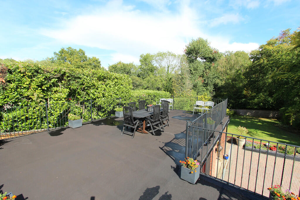 Garden Rooftop Se...