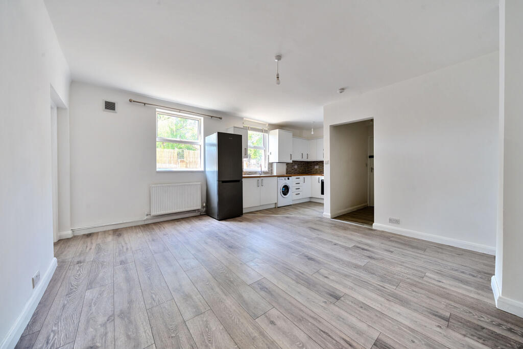 Lounge/Kitchen