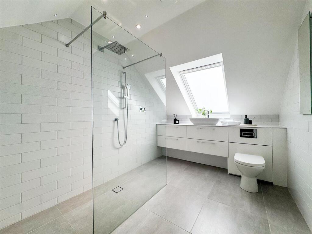 Master Shower Room/Dresser