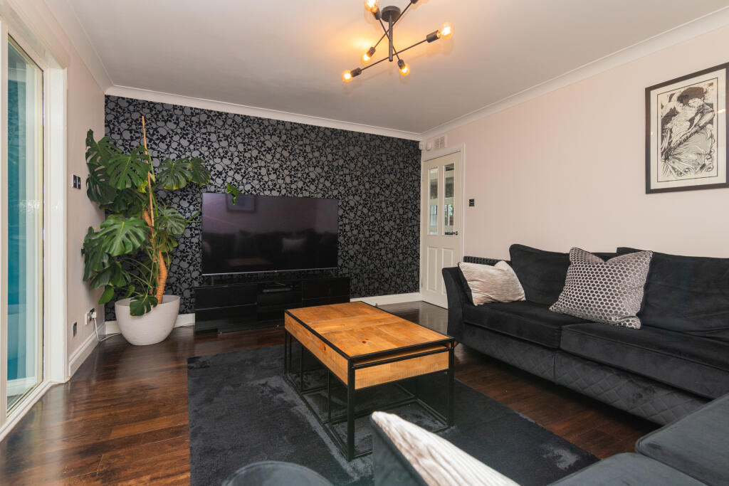 50 Fischer Gardens, Paisley L-4