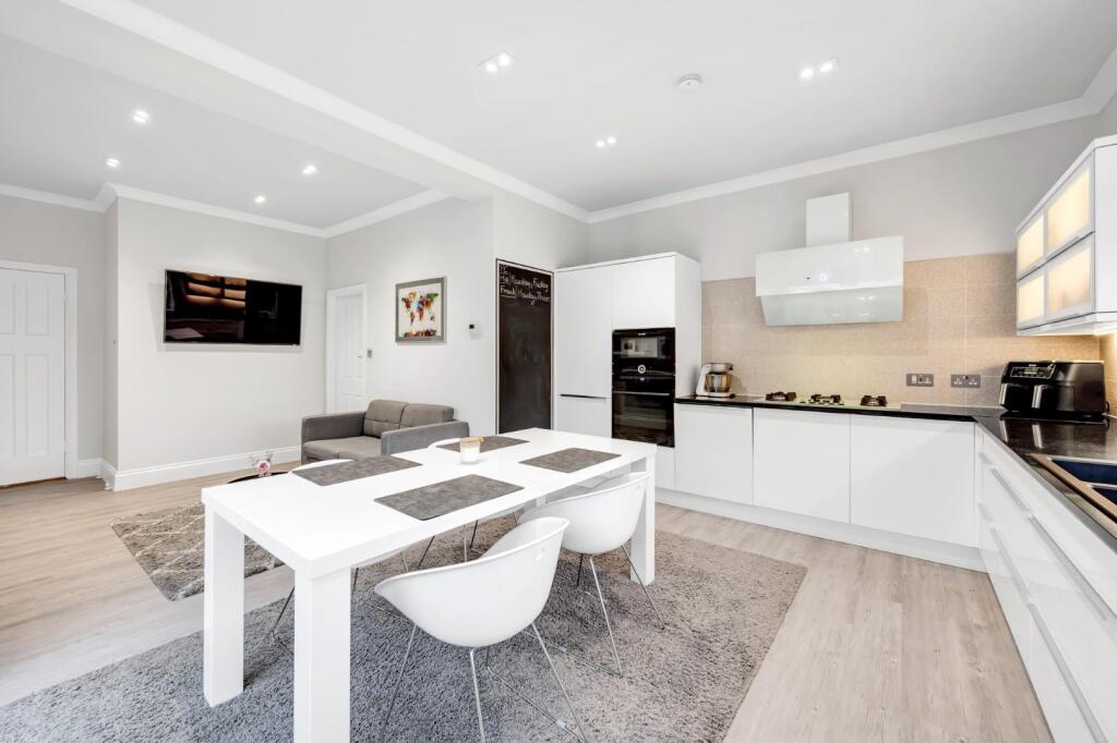 Kingsbridge Avenue-7.jpg