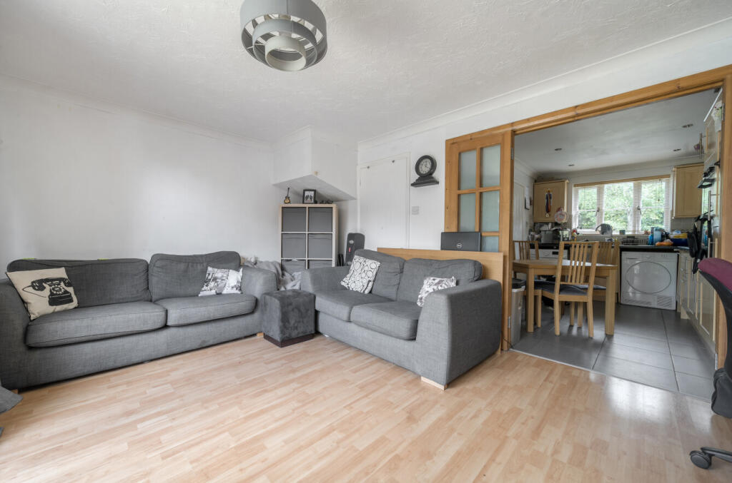 1297380-7-683884f...