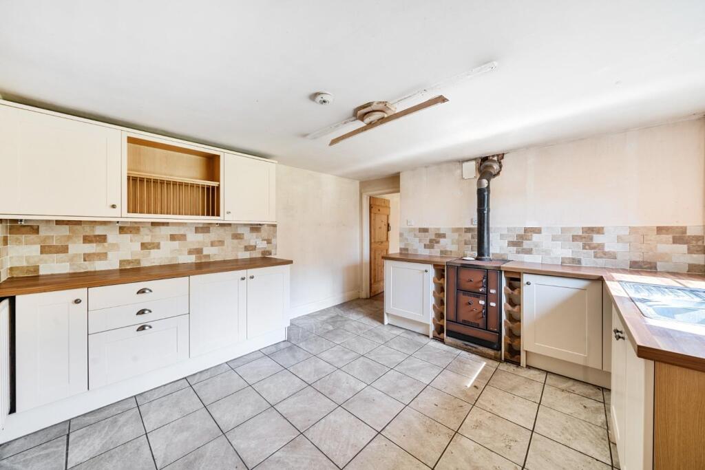 KITCHEN BREAKFAST ROOM.jpg