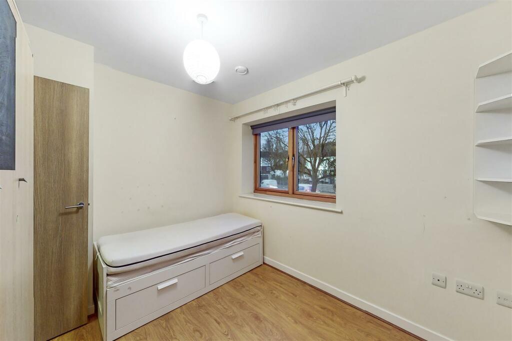 Bedroom 5.jpg