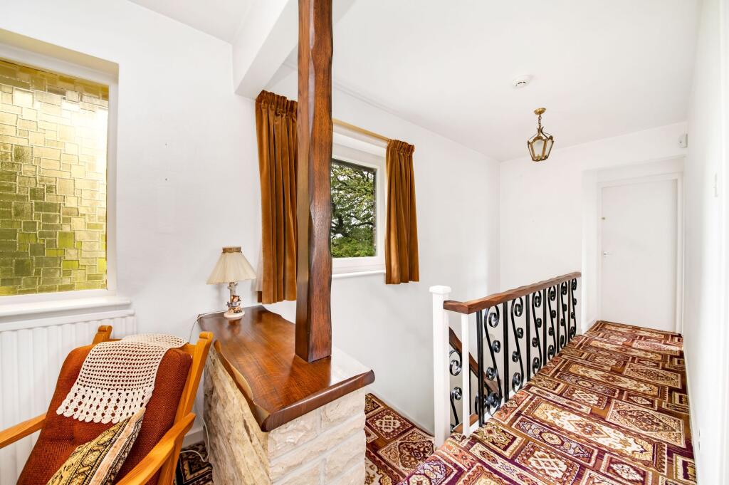 FIRST FLOOR LANDING