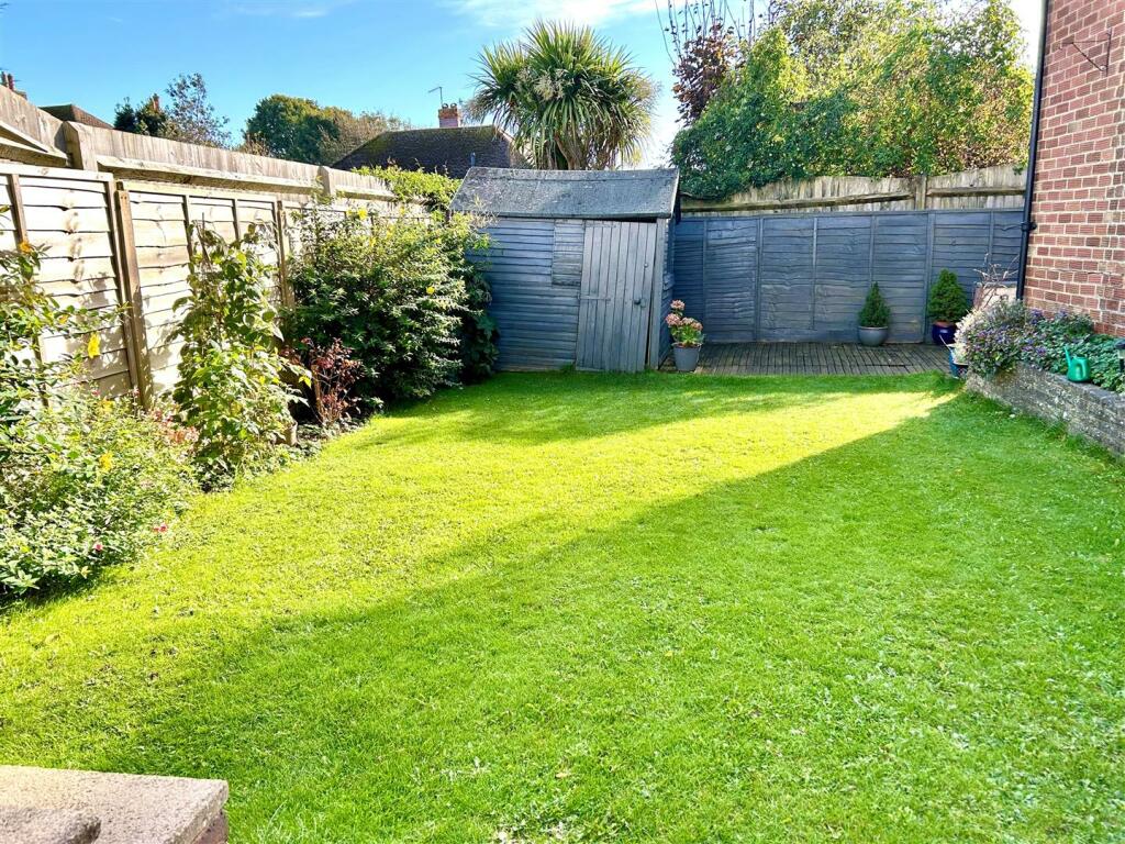 Sunninghill Avenue 4 garden.jpg