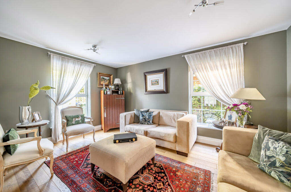 1320970-7-68713be...