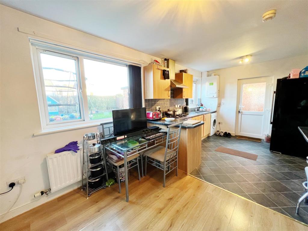 Kitchen 3.jpg