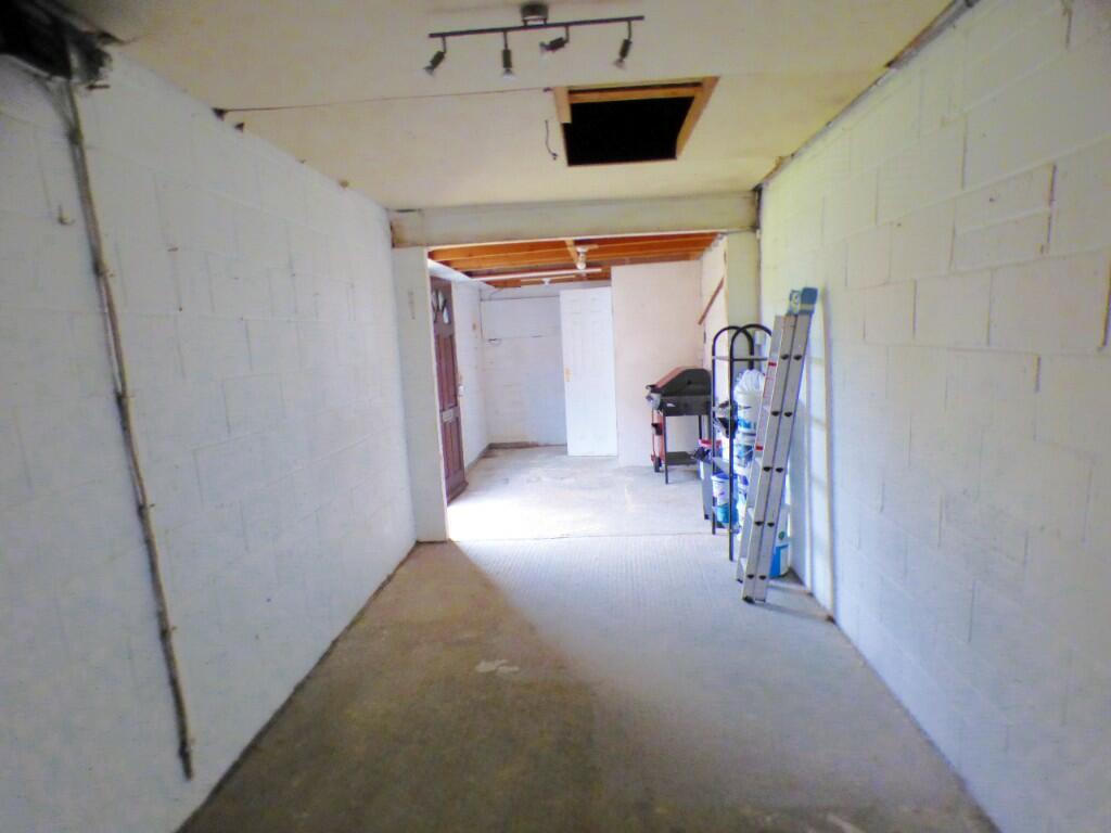 Garage/Workshop