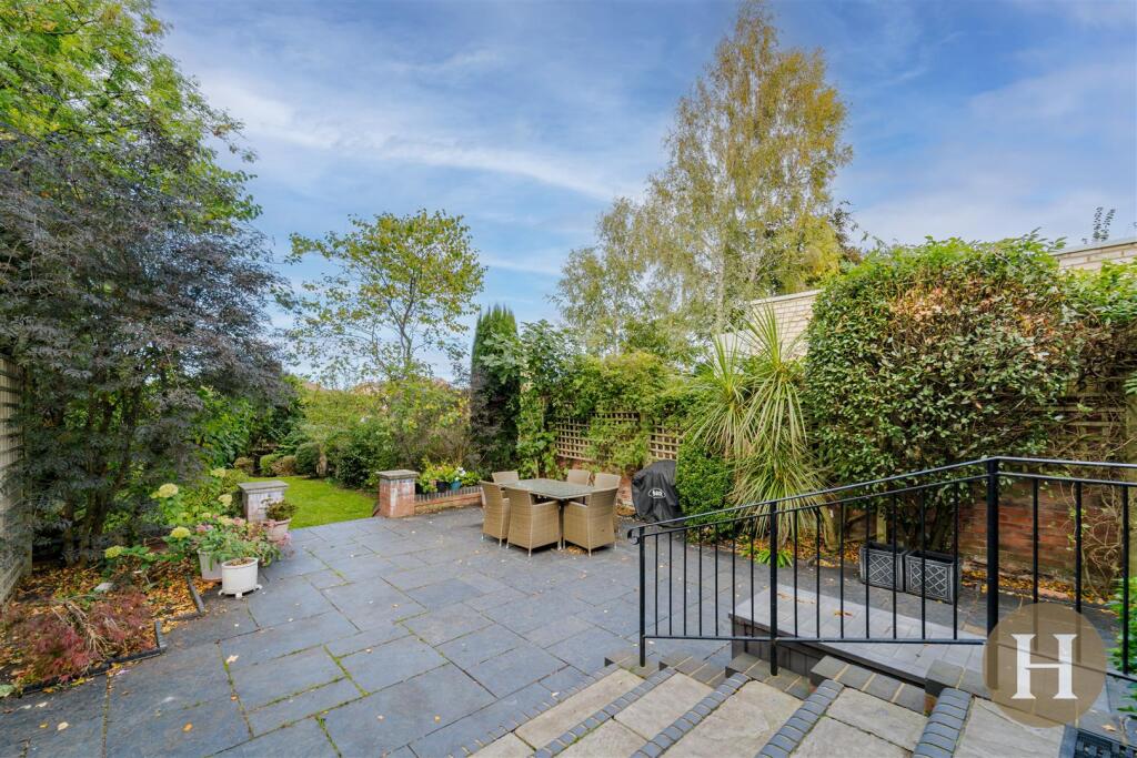 Hadleigh Estate Agents-73.jpg