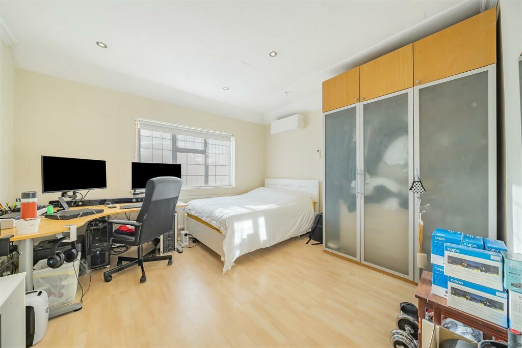 Bedroom 2.jpg