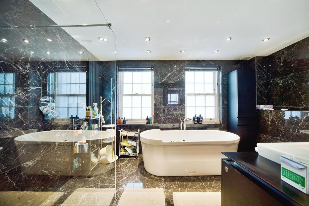 11 Squires Mount, Hampstead, London, NW3 1ED