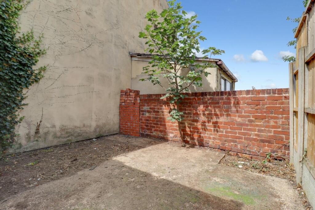 12- Rob Hammond EweMove Pontefract