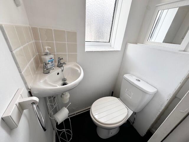Cloakroom/wc
