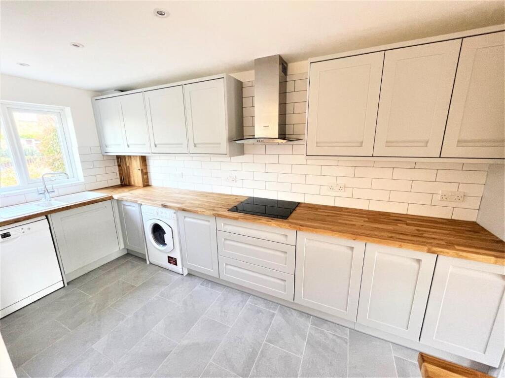 KITCHEN 1.jpg