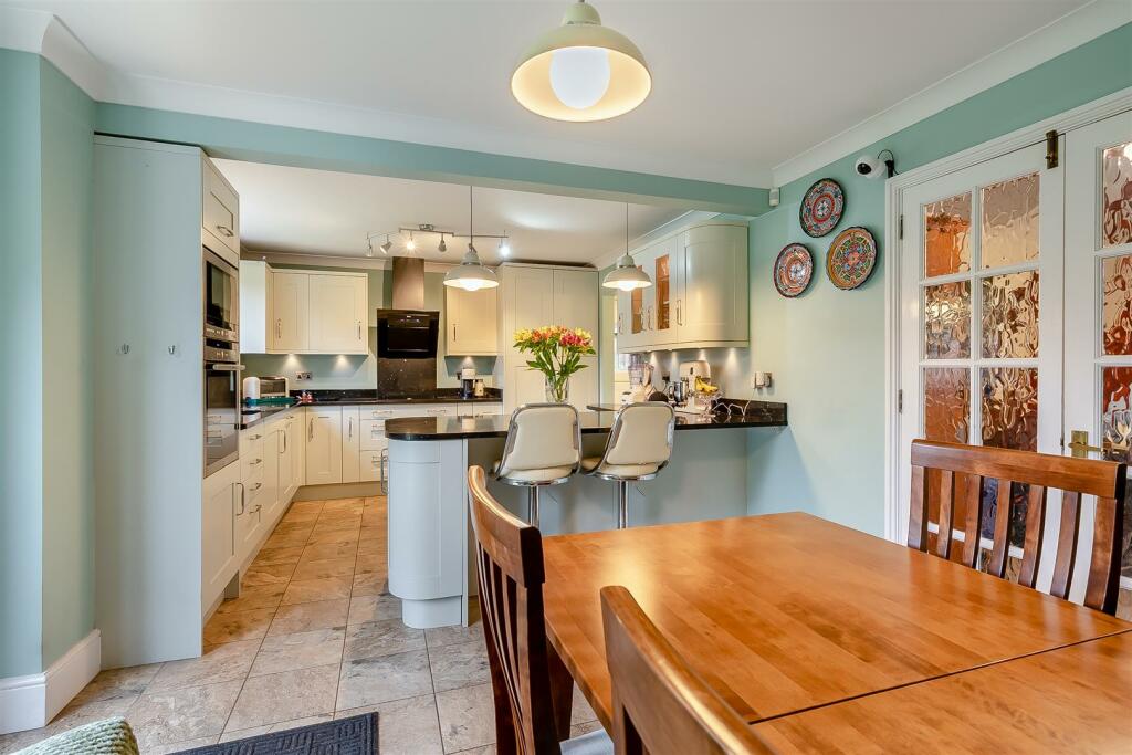 8626237-interior02.jpg