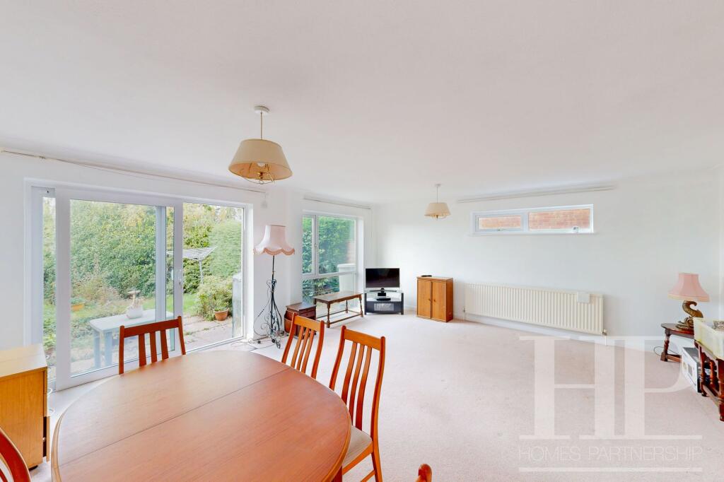 Lounge/dining room