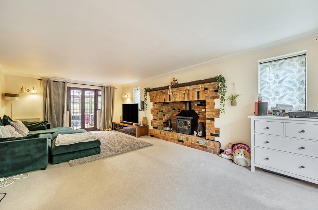 1348458-4-68c2cde...