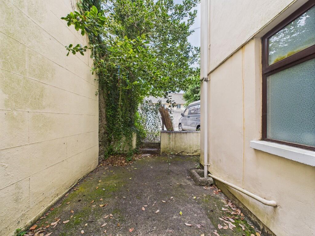 CAM02089G0-PR0527...