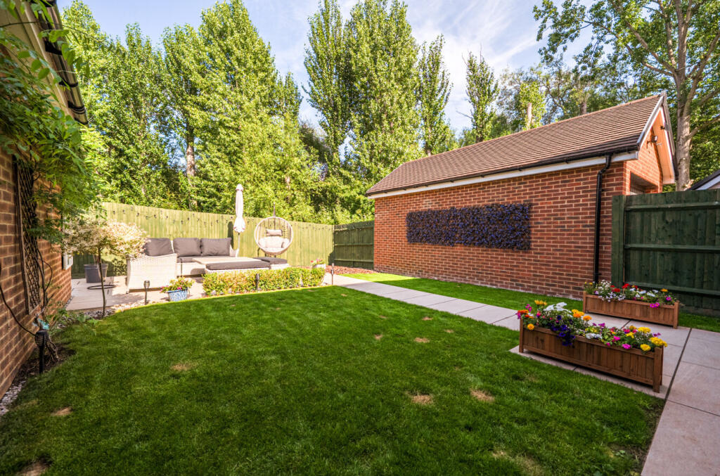 1-1312242-1-6858f...