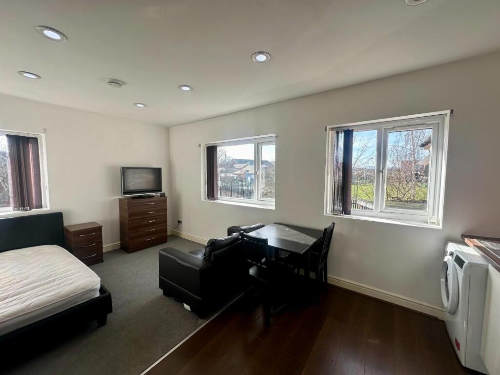 Studio Apartment