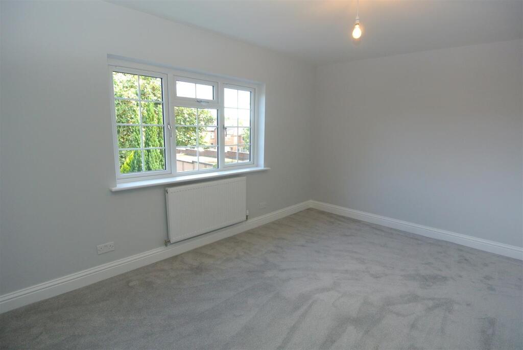 Bedroom 1c.JPG