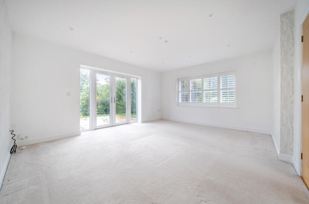 1371396-28-68f5fa...