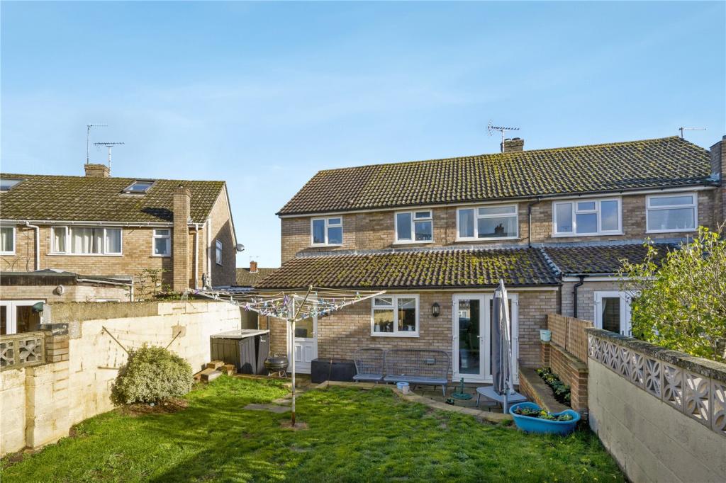 28 Barrow Close