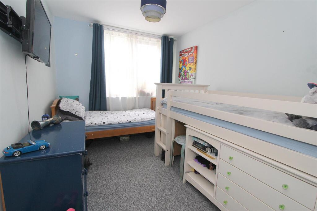 bed 2.JPG