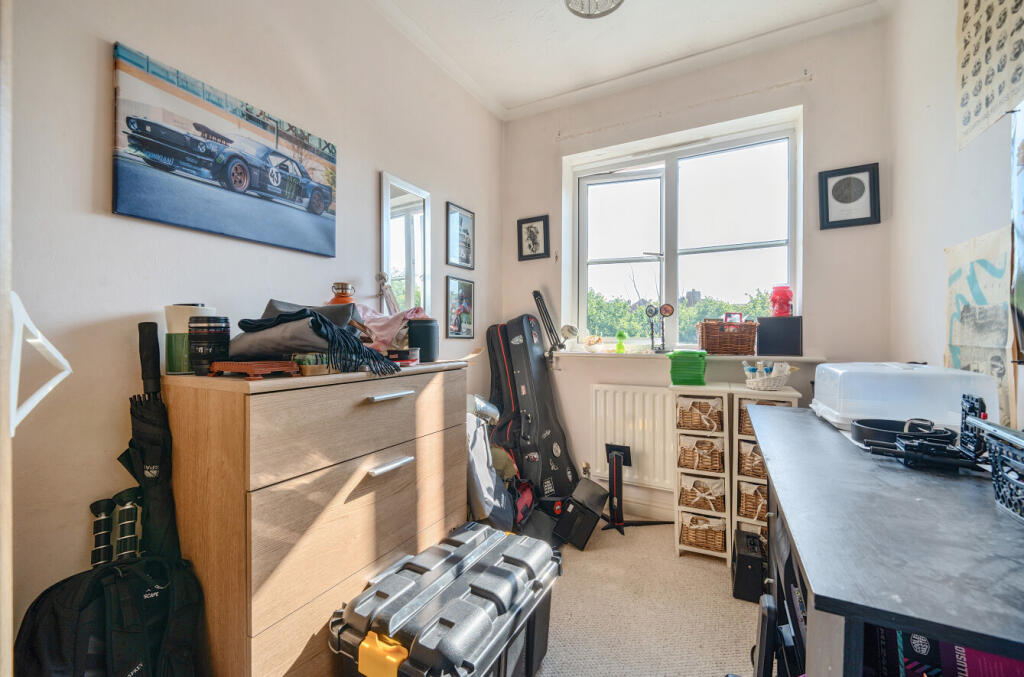 1303957-24-683de3...