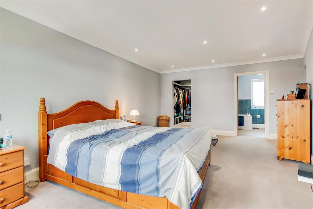 9_Master Bedroom-0.jpg