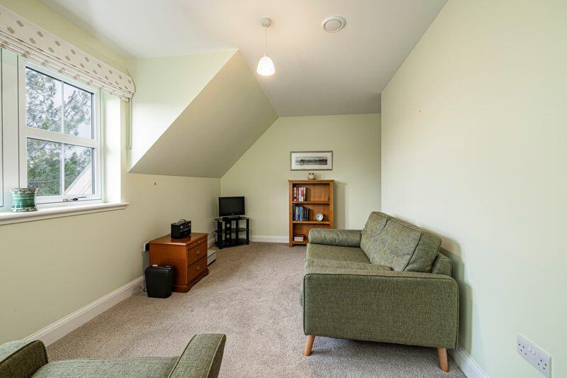 Bed 4/Study/Family Room