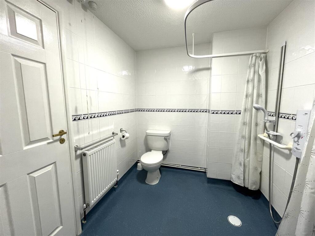 8 the laurels bath.jpeg