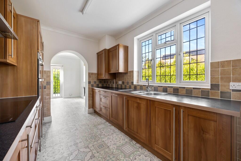 Grange Park Kitch...