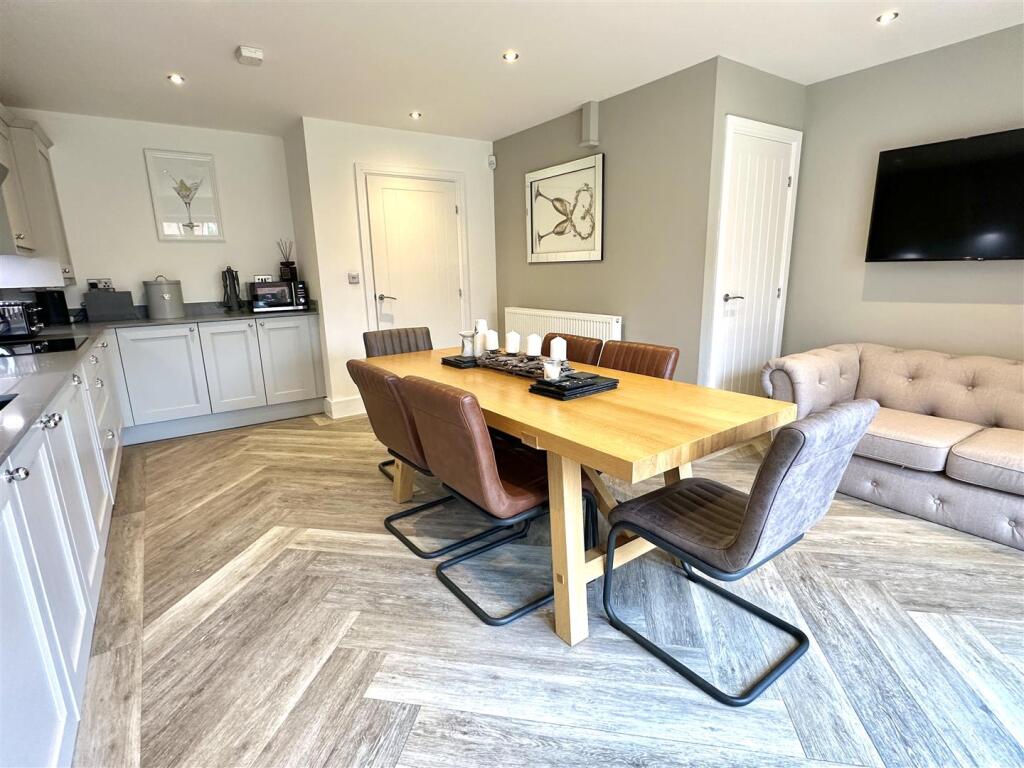 dining/ kitchen
