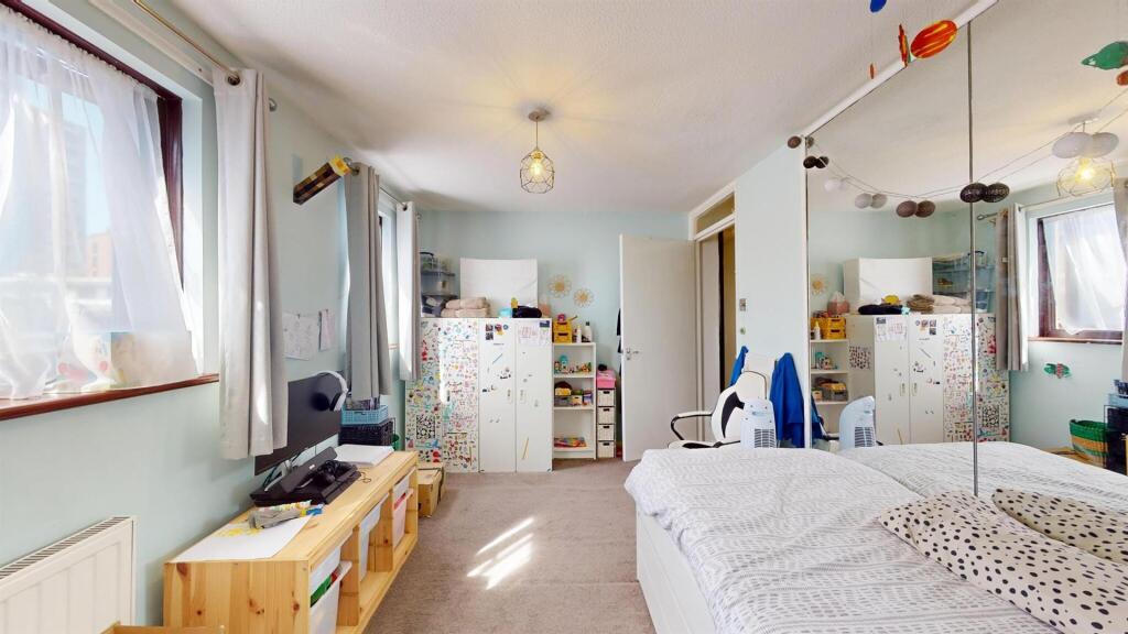 Property to rent in E3 - Barrain London
