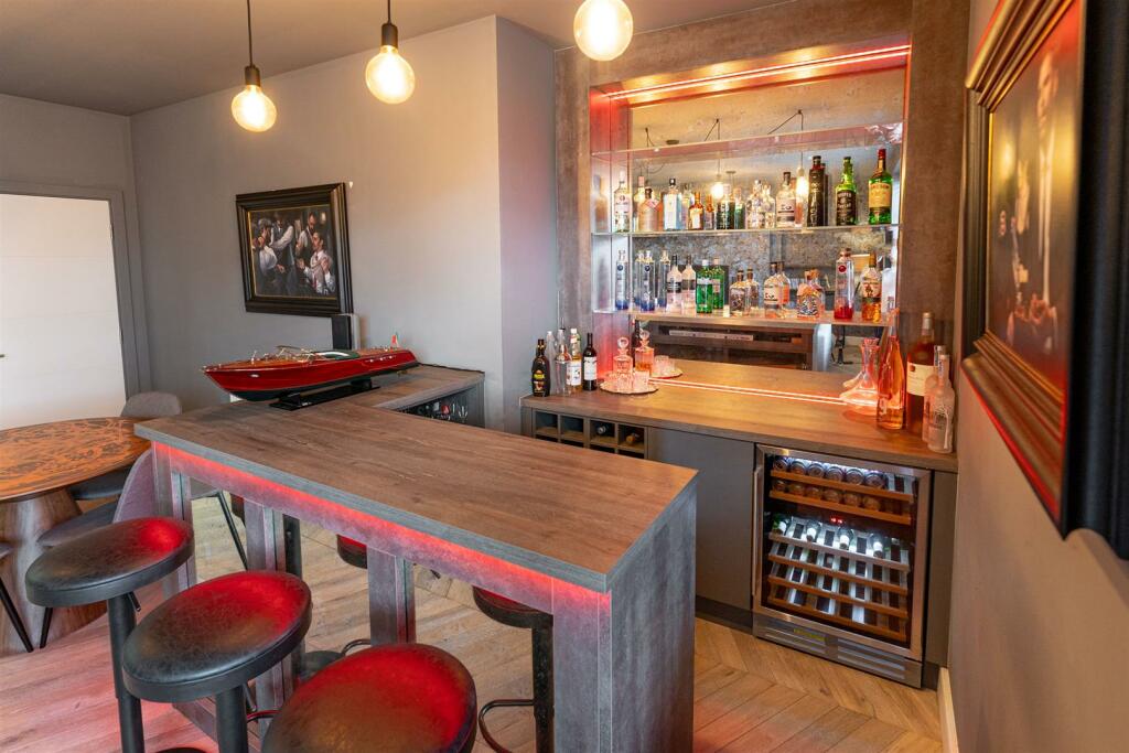 39 Royal House, Princes Gate - by Frame Studio 046